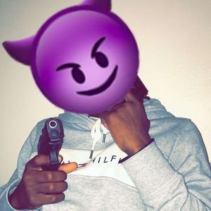 Meet your Posher, Dee